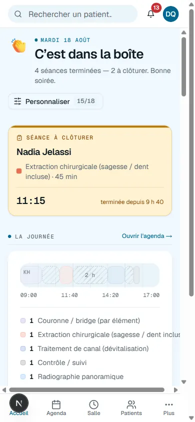 L’accueil du logiciel sur un téléphone&nbsp;: la séance à clôturer, la frise de la journée et les actes prévus.